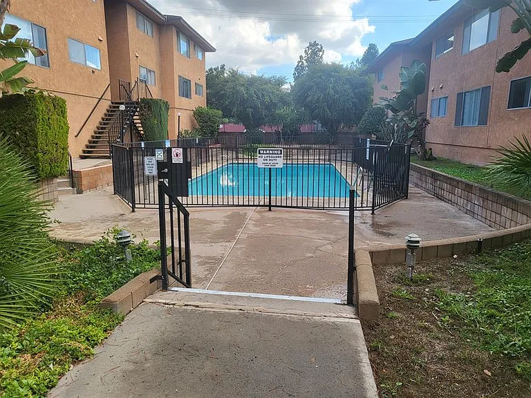 Taylor Garden Apartments — Photo 25