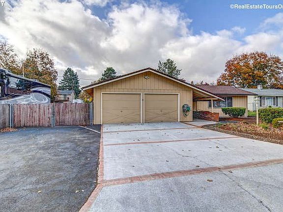 2nd image of 15223 SE El Camino Way