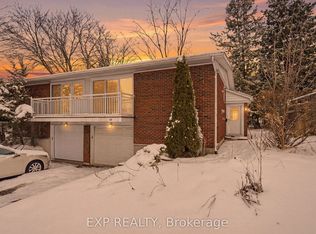 46 Charkay St, Ottawa, ON K2E 5N4
