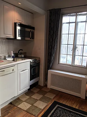 Rented by Compass | media 22