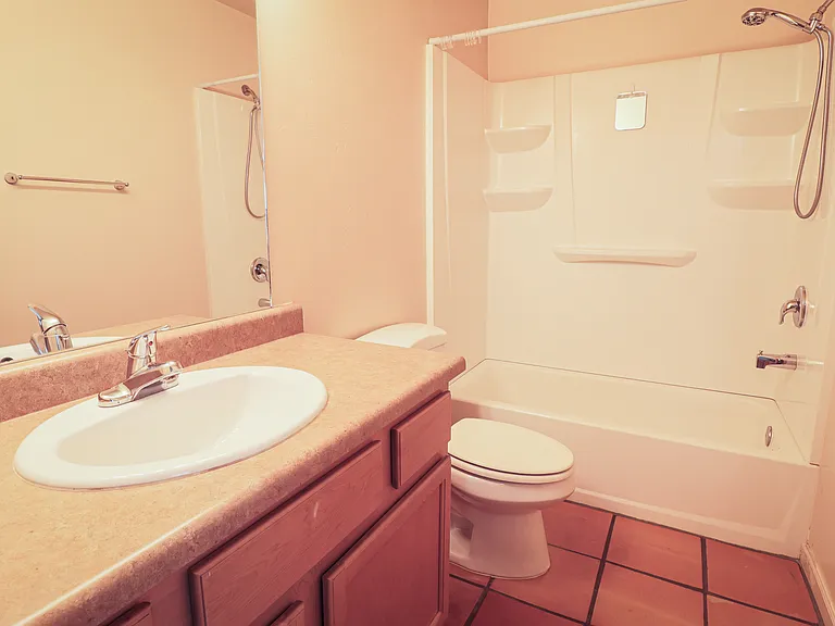 2589 E Cactus Rd #D — Photo 7