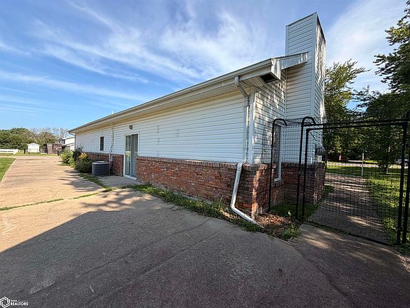 5th image of 1001 Cherry Hills Dr