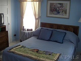 4th image of 435 Bellevue Ave
