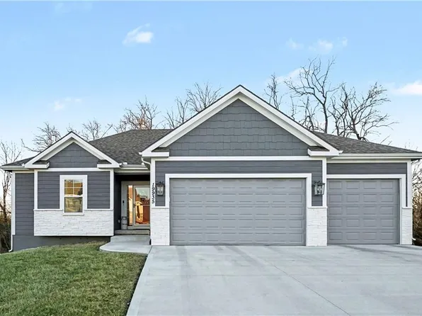 19935 W 221st St, Spring Hill, KS 66083