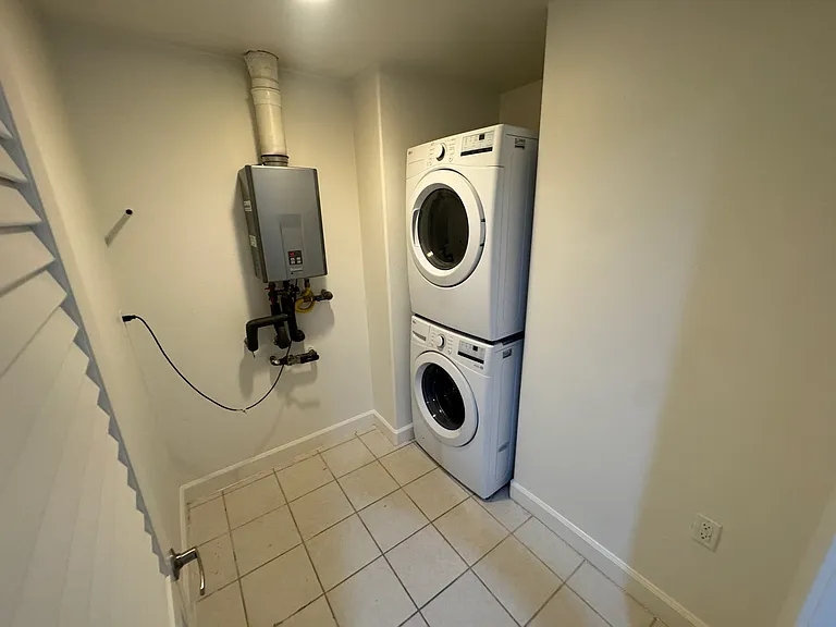 14412 Killion St #102 — Photo 6