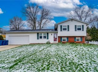 3322 Cherrywood Dr, Barberton, OH