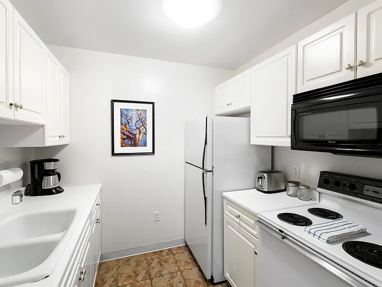 387 Commonwealth Ave #B — Photo 14