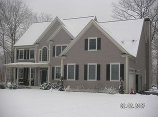 57 Sycamore Ln, Saunderstown, RI 02874