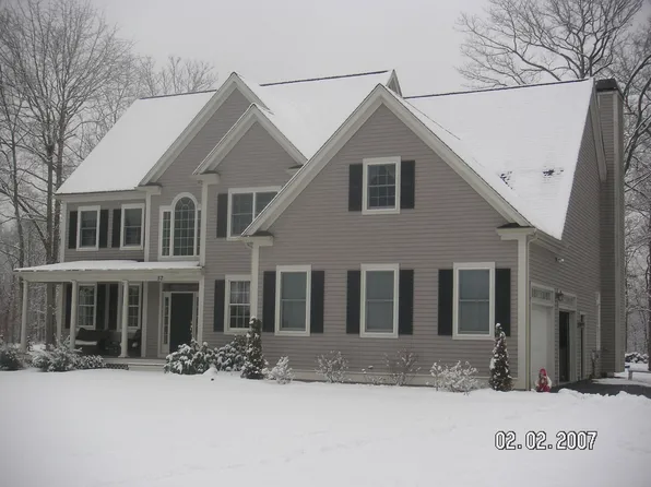 57 Sycamore Ln, Saunderstown, RI 02874