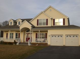 7 Kyle Ct, Middle Island, NY 11953
