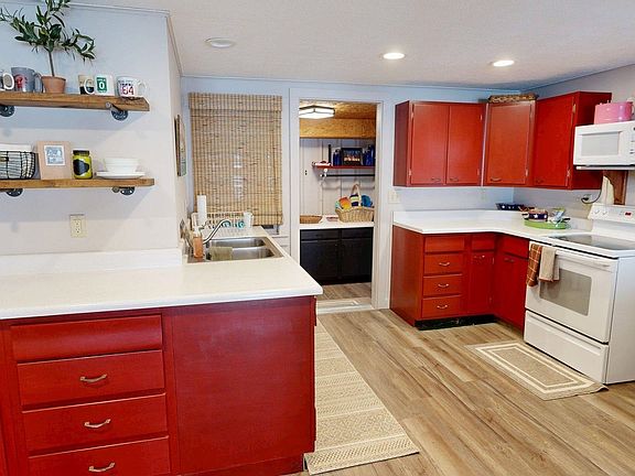3rd image of 13 Mallard Beach Dr #20