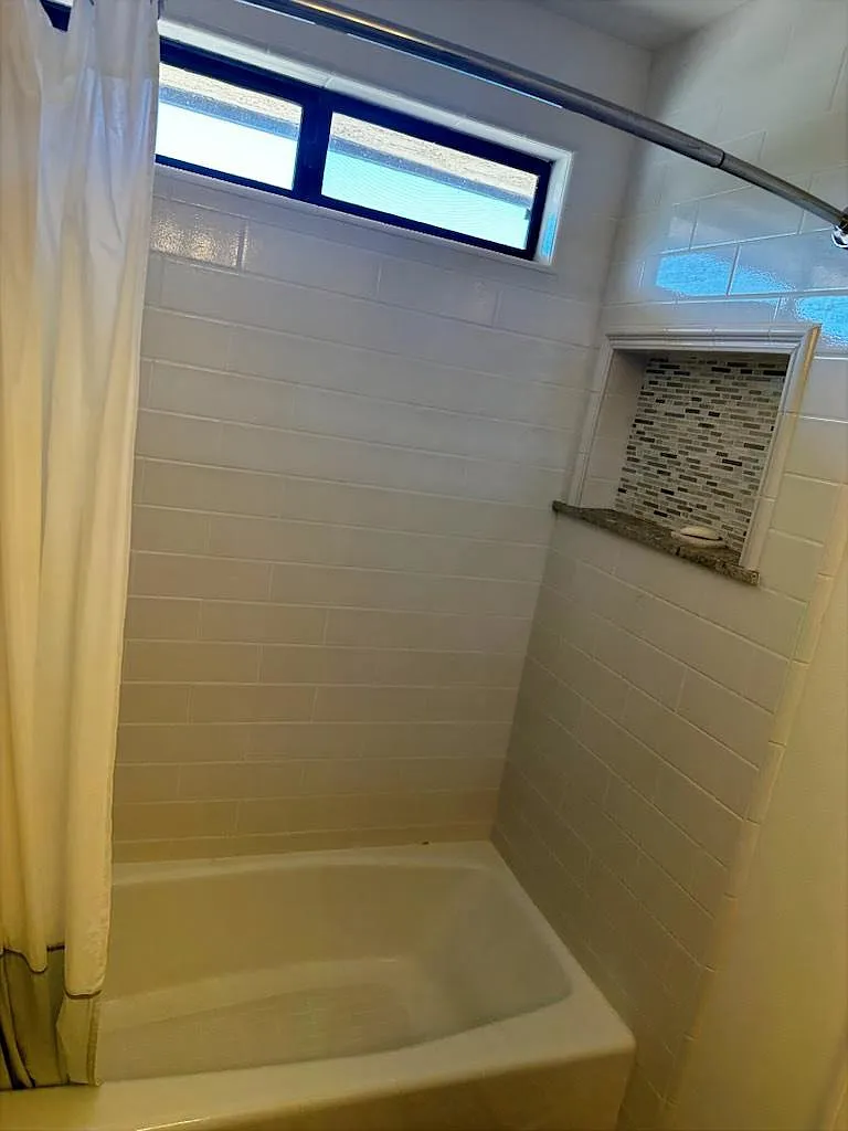 1 bed, 3697 sqft, $1,100 — Photo 3