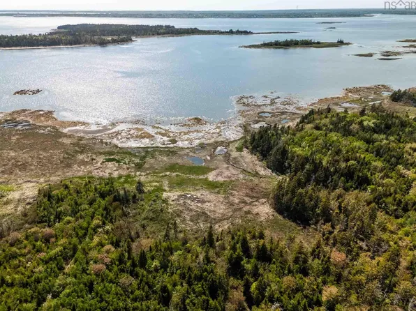 Chemin Tittle Rd, Surettes Island, NS B0W 3M0