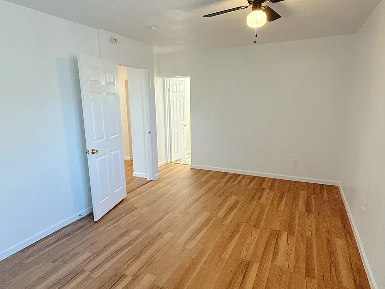 13028 W Greenway Rd — Photo 19