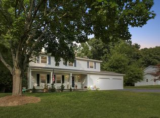 6 Kasper Dr, Halfmoon, NY 12065