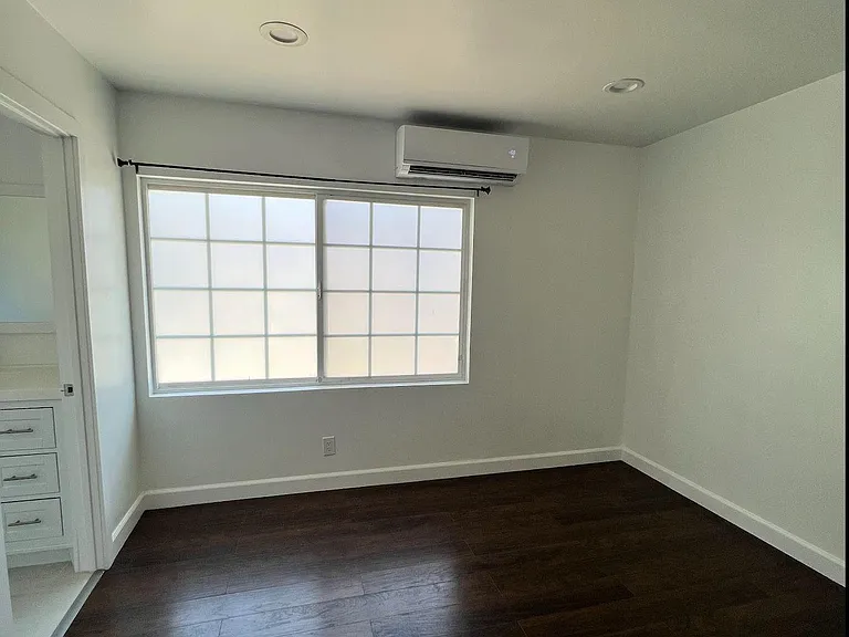 224 Edward Ave — Photo 9