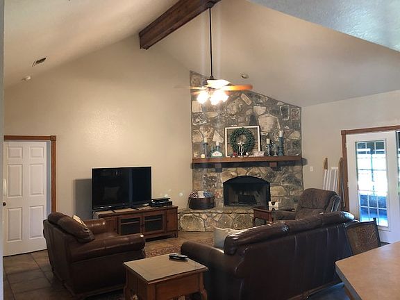 4th image of 107 Country Ln
