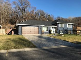 7516 84th St W, Bloomington, MN 55438