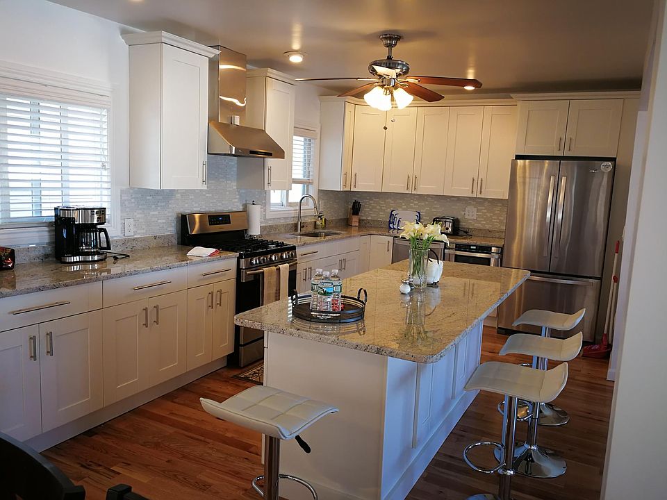 1st image of 176 W Elm Ave