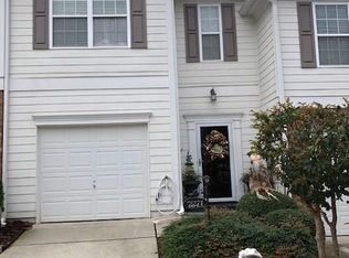 6643 Splashwater Dr, Flowery Branch, GA 30542