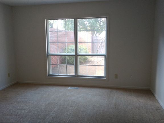 3rd image of 547 Francis Avenue Ct
