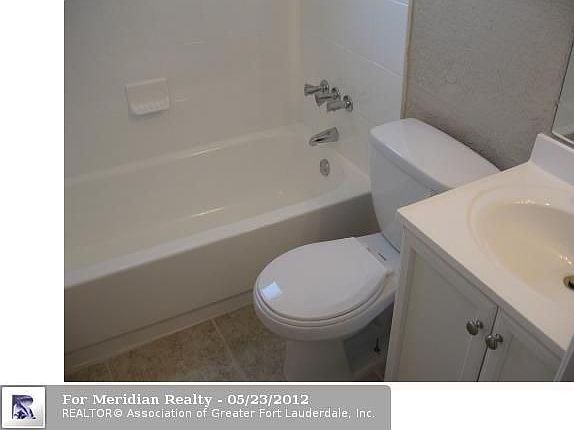4th image of 2272 NW 27th Ave
