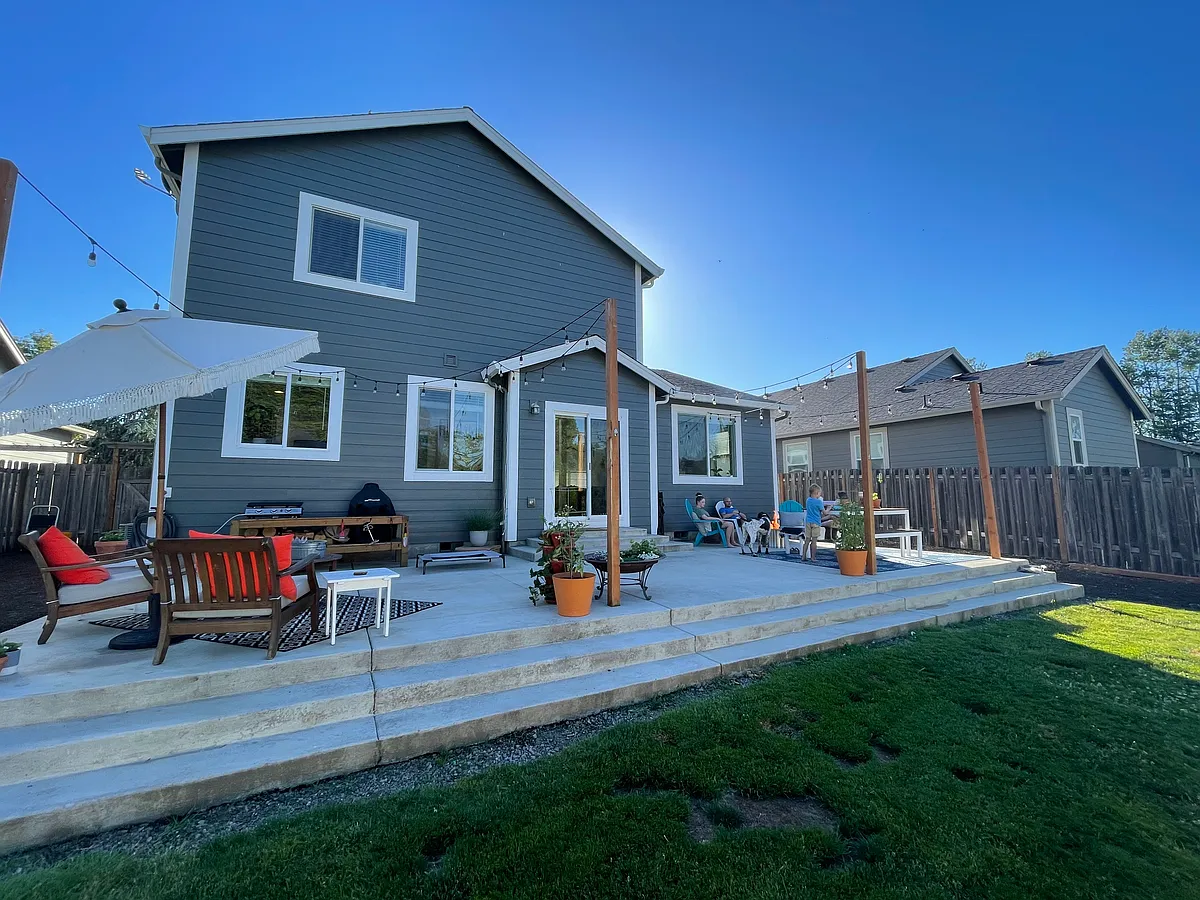 Building Photo - 2285 Equestrian Loop S