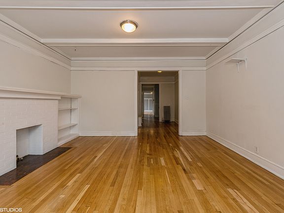 4th image of 4826 N Kenmore Ave #1S