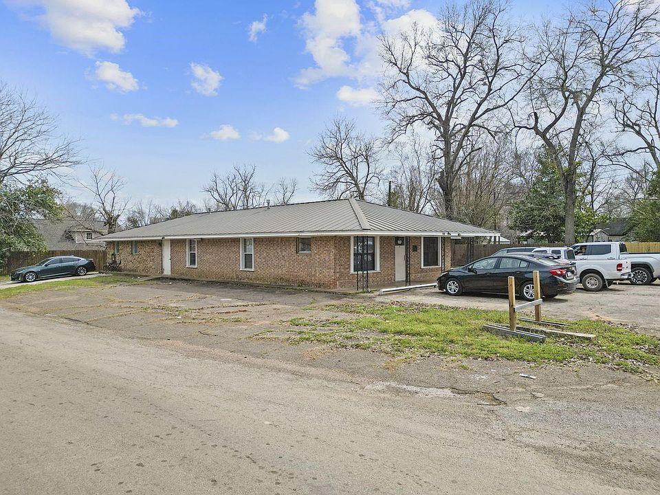 1st image of 300 Cedar Bnd