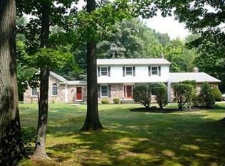 9650 Stafford Rd, Chagrin Falls, OH 44023