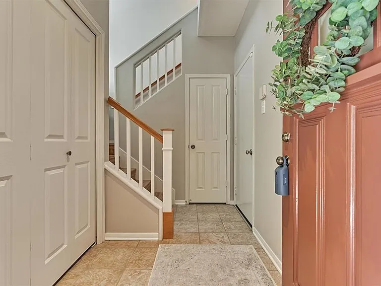 87 Woodlily Pl — Photo 4