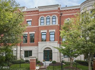 12100 Kinsley Pl, Reston, VA 20190