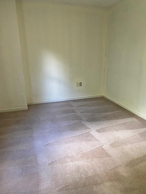 1st image of 1 Oak Hill Ln APT 124