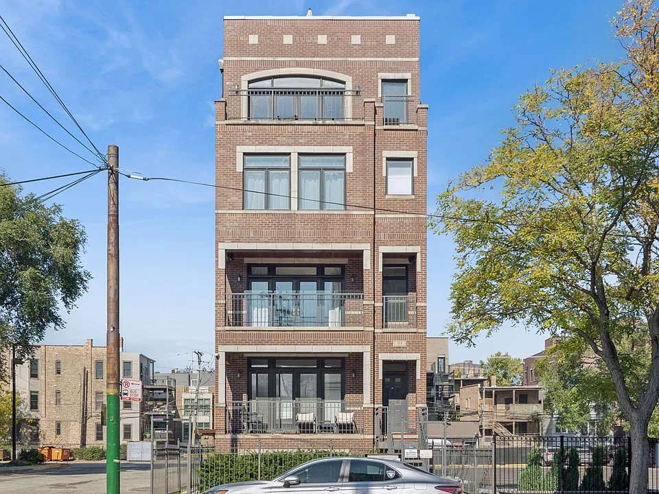 744 W Belmont Ave #1R
