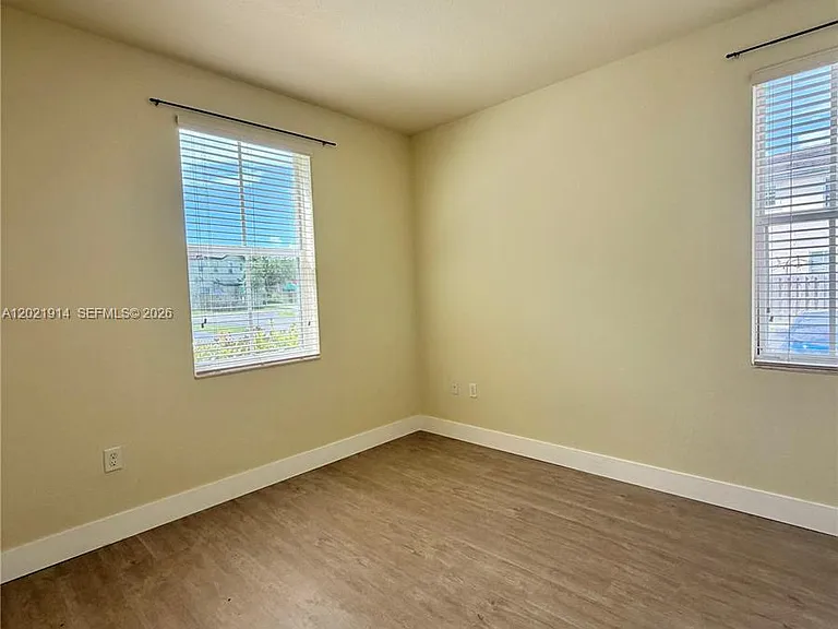 2885 SE 1st Dr #1 — Photo 7