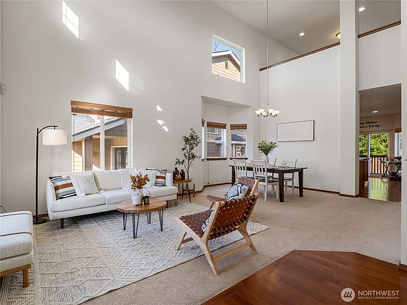 2nd image of 5713 76th Avenue NE