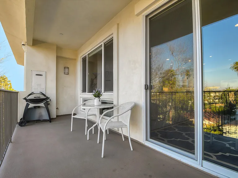 4820 Bellflower Ave #403 — Photo 40