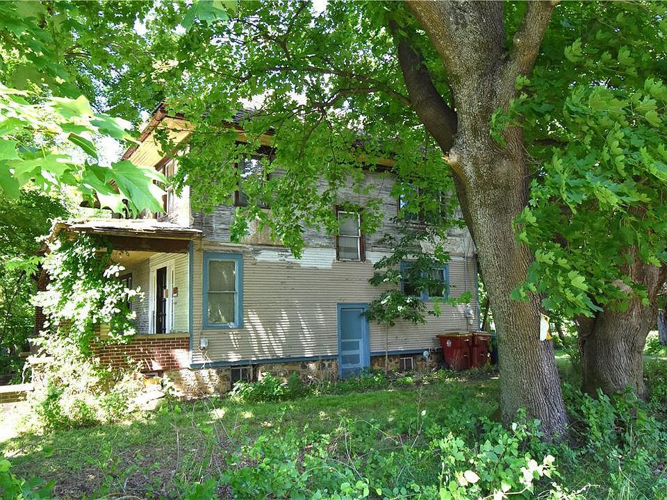 2nd image of 1411 Richmond Rd