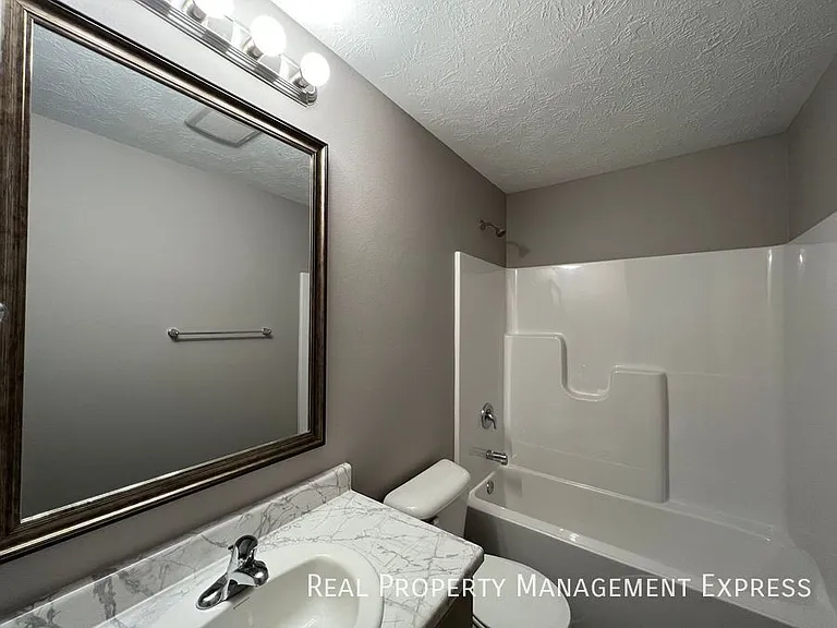 2114 S Ronsiek Ave — Photo 16