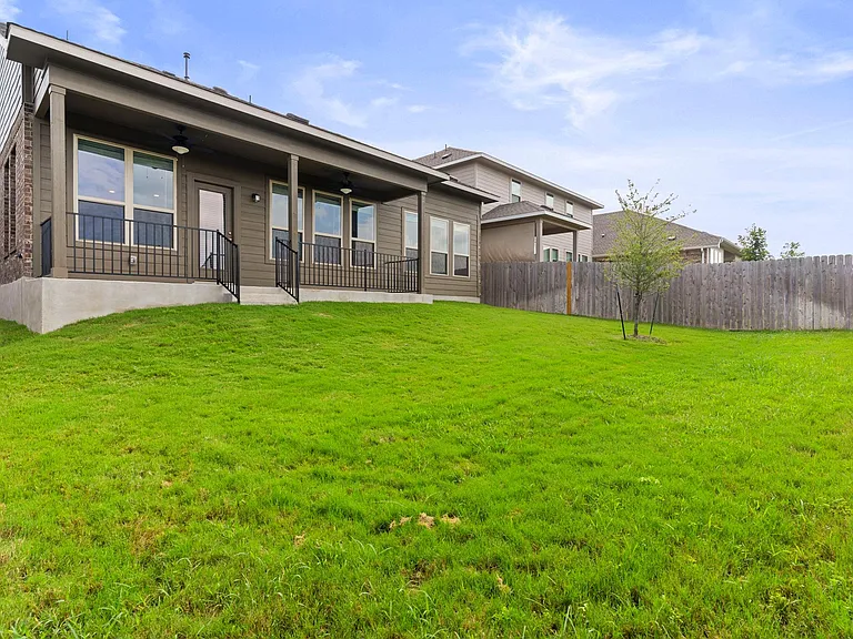 607 Allende Bnd — Photo 38