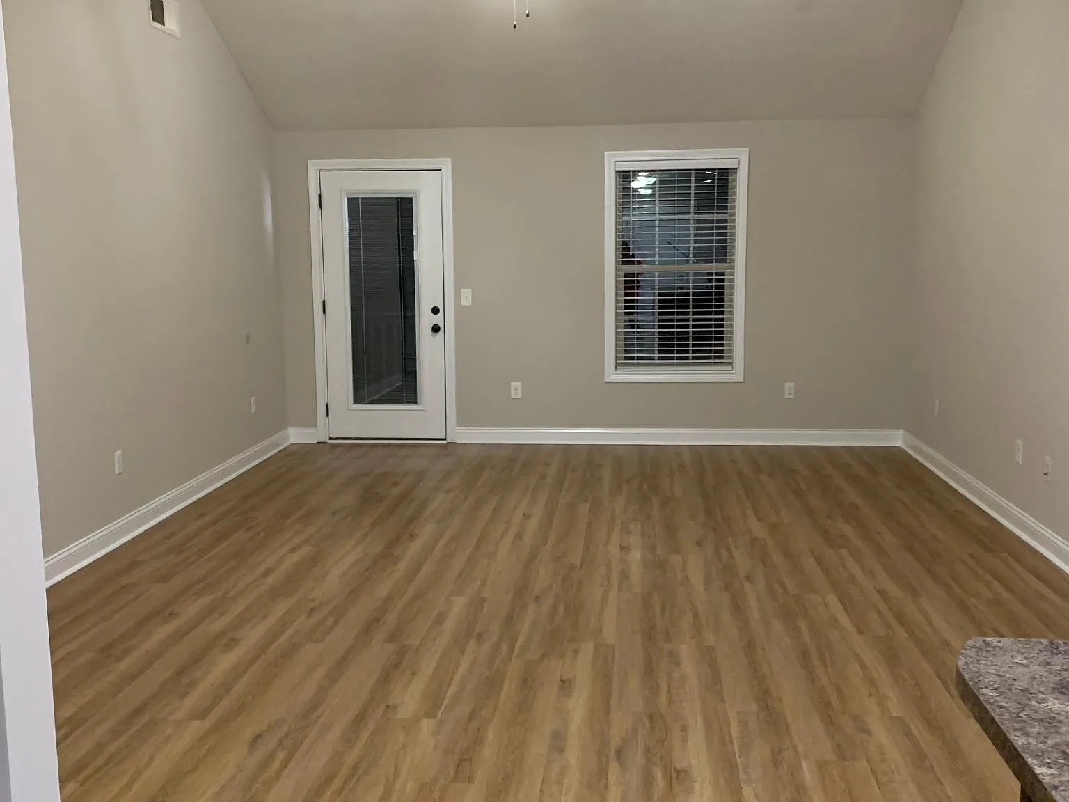 2 bed, 1200 sqft, $1,400 — Photo 4