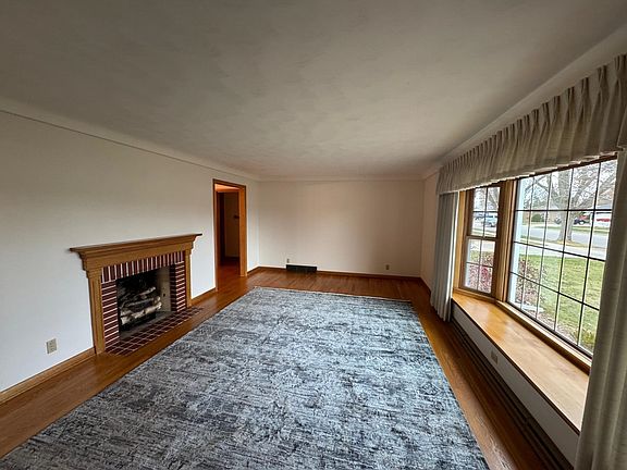 5th image of 62 S Harmony Dr