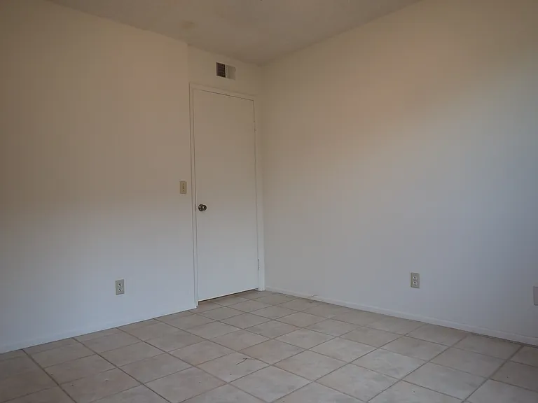 7846 Connie Dr — Photo 25