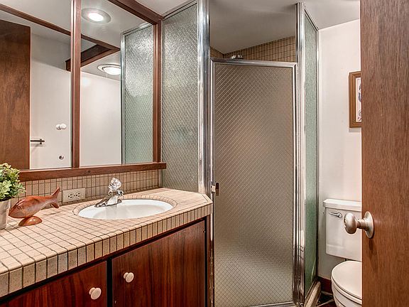 5th image of 6625 NE 132nd St