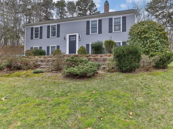 17 Bentbluff Lane, Yarmouth Port, MA 02675