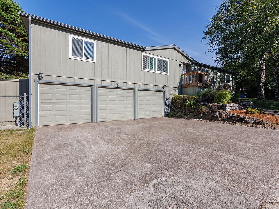 1st image of 210 NE 69th Pl