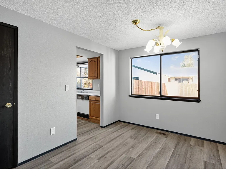 912 Algona Blvd N #A — Photo 5