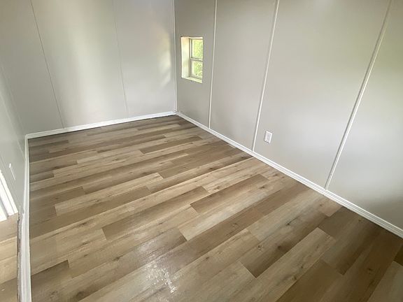 5th image of 105 SW 43rd St #2