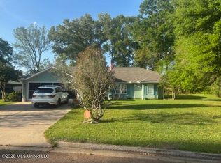 105 Thistledown Dr, Natchez, MS 39120