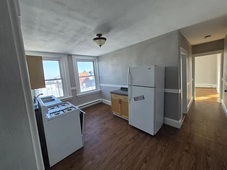 48 High St #4 — Photo 3